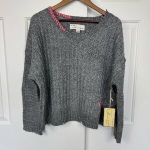 Vintage Havana Gray‎ Embroidered Smiley Face Sweater Women’s Size Medium NWT